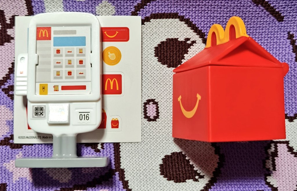 Lily໒꒱ tweet media