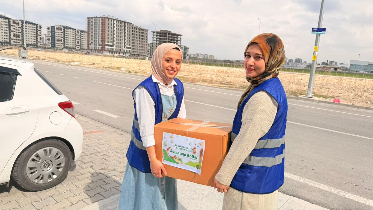 KayseriKYGM's tweet photo. 📍 Şule Yüksel Şenler Yurdu
Bir Tutam İyilik Projesi kapsamında gönüllü öğrencilerimiz ile Erzak Kolilerini ihtiyaç sahiplerine ulaştırdık.✨ https://t.co/0S94gZSALG