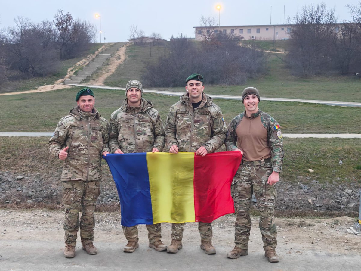 MApNRomania's tweet photo. Echipa României🇷🇴 a câștigat Norwegian Foot March!
150 de militari din 5 țări membre NATO, dislocați în Novo Selo, 🇧🇬, au participat la Norwegian Foot March, ce presupune parcurgerea unei distanțe de 30 kilometri într-un timp limită, cu un rucsac de 11 kg.
https://t.co/fHHSSXjXOj https://t.co/TrsvipiWKW