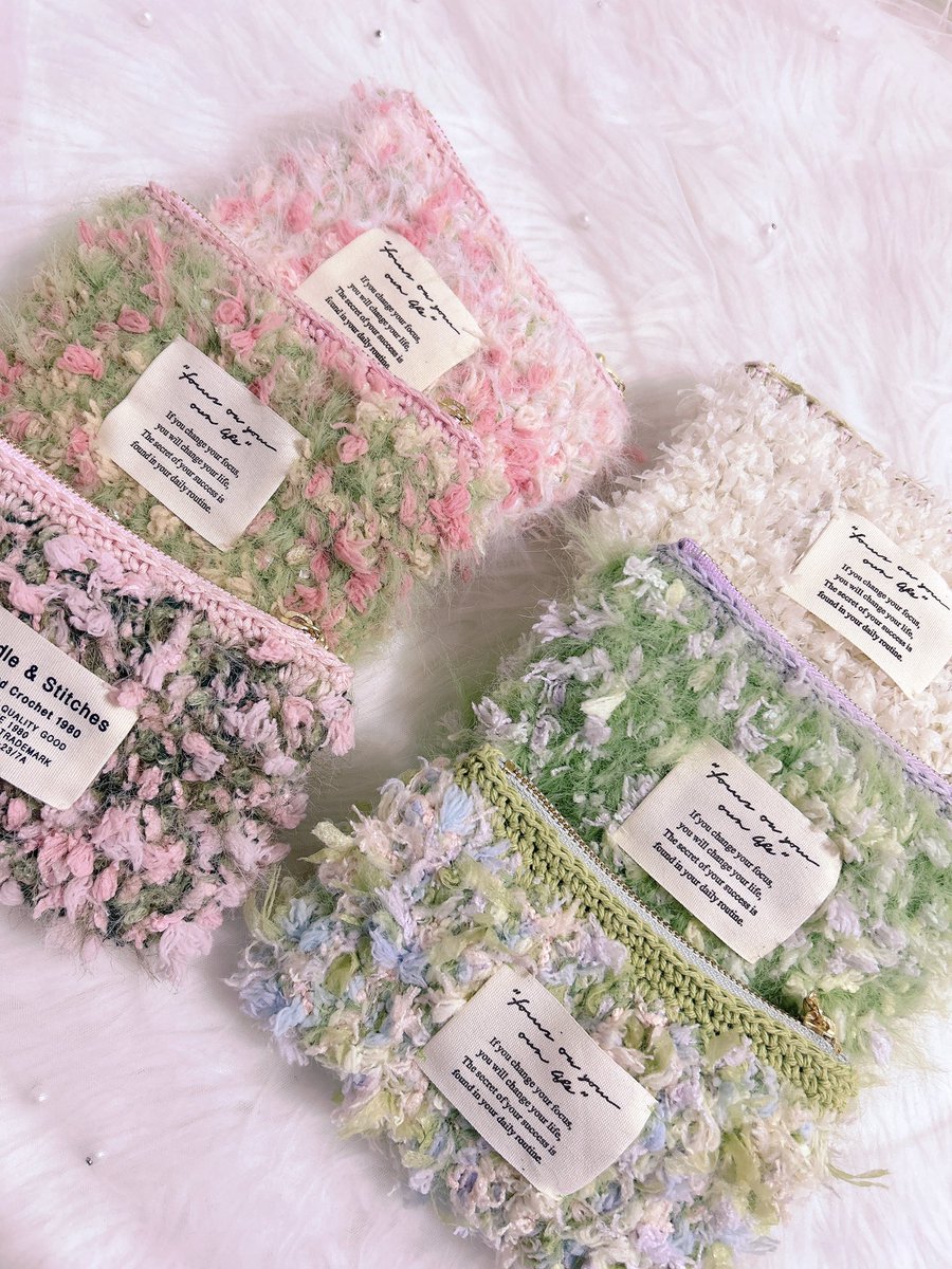 mi__crochet's tweet image. お花シリーズのポーチ6種類と巾着3種類できました💐💞
全部内布つき✨

集まるとさらにカラフルでかわいい〜🥰