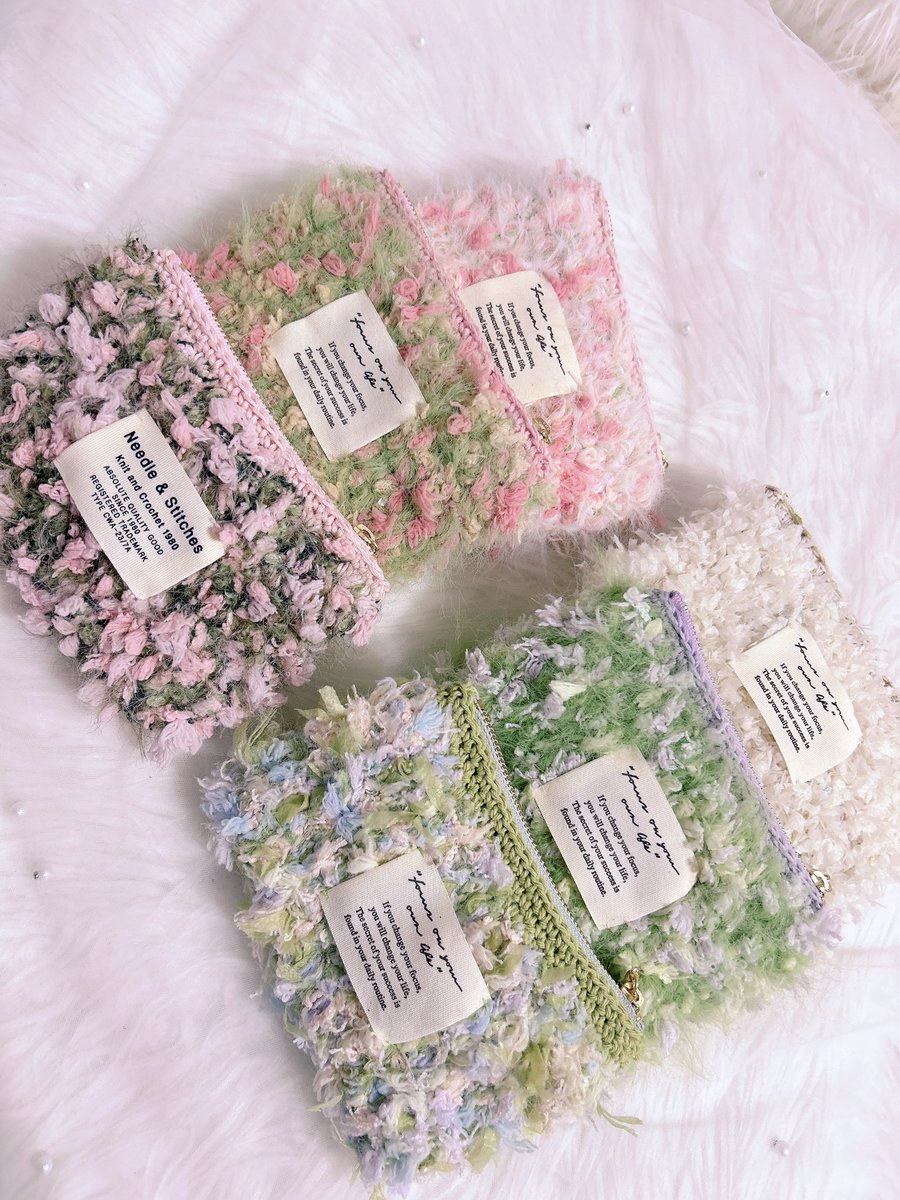 mi__crochet's tweet image. お花シリーズのポーチ6種類と巾着3種類できました💐💞
全部内布つき✨

集まるとさらにカラフルでかわいい〜🥰