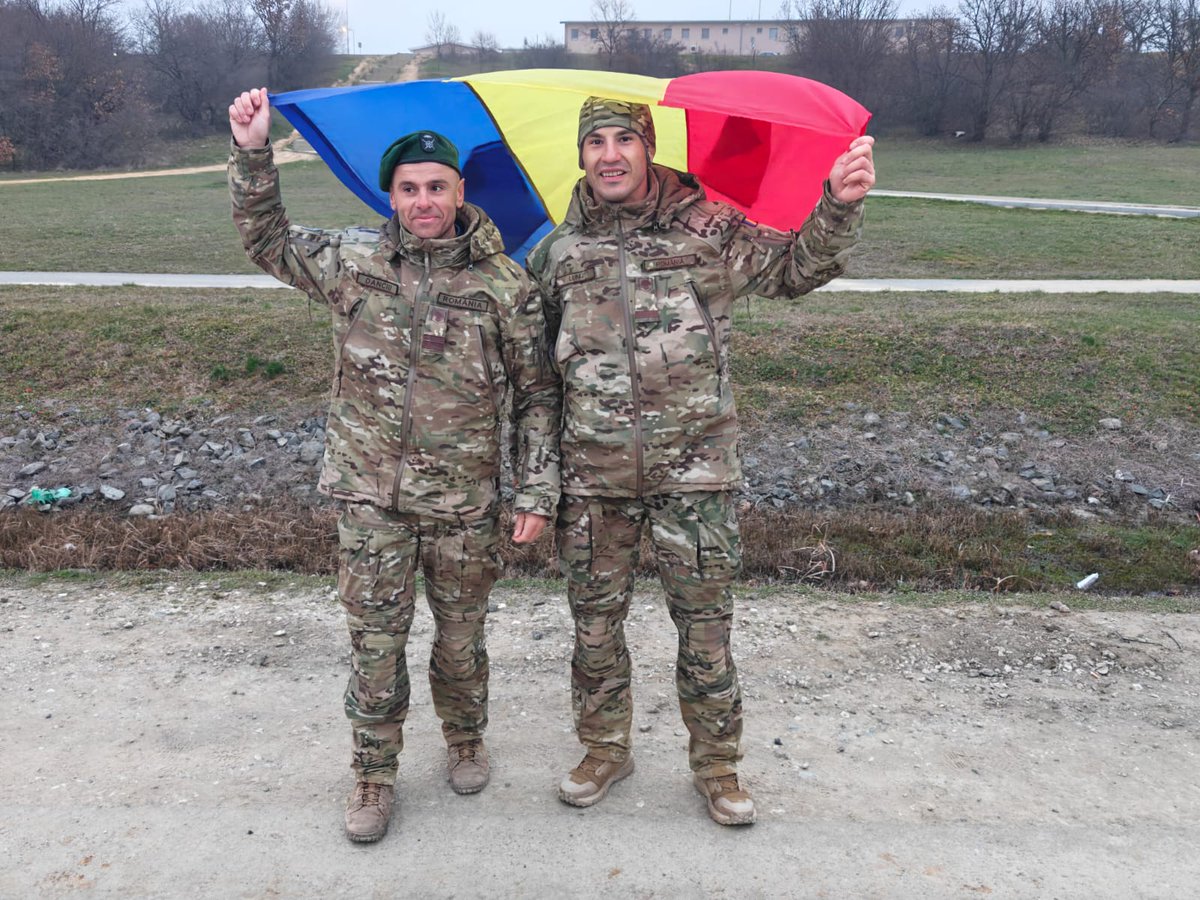 MApNRomania's tweet photo. Echipa României🇷🇴 a câștigat Norwegian Foot March!
150 de militari din 5 țări membre NATO, dislocați în Novo Selo, 🇧🇬, au participat la Norwegian Foot March, ce presupune parcurgerea unei distanțe de 30 kilometri într-un timp limită, cu un rucsac de 11 kg.
https://t.co/fHHSSXjXOj https://t.co/TrsvipiWKW