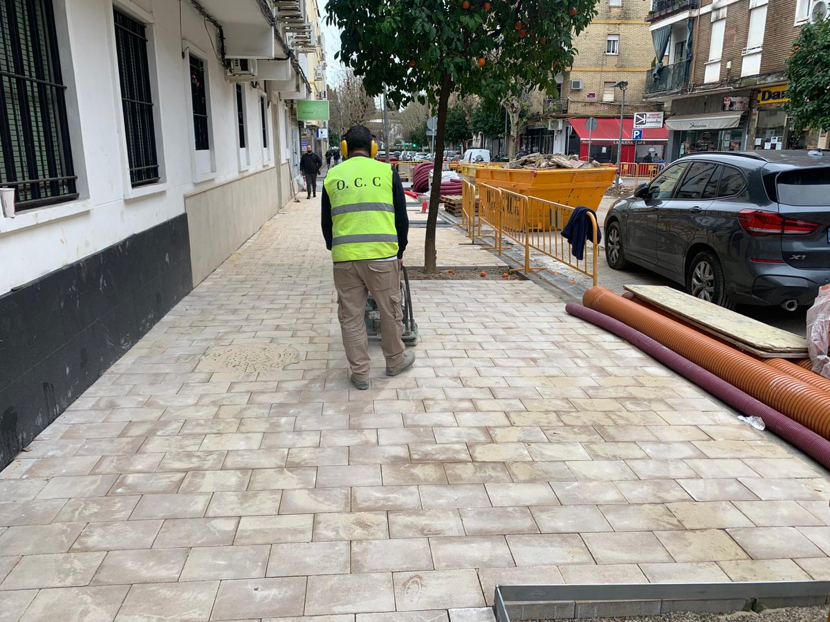 OccOBRA's tweet photo. 🧱 Seguimos trabajando en la Avenida de la Viñuela (#Córdoba). https://t.co/7CYFiNxrez