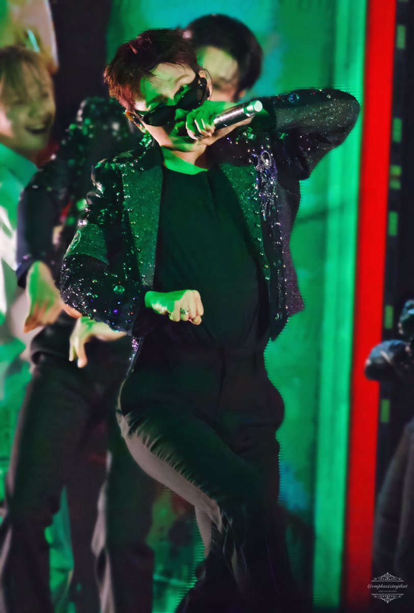 みるみる tweet media