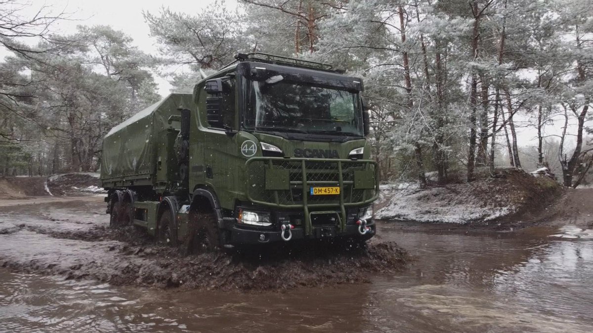 Financien's tweet photo. Nederland, het Verenigd Koninkrijk en Finland nemen samen het initiatief voor een verkenning van gezamenlijke defensie-investeringen via het Multilateral Defense Mechanism. Minister van Financiën Heinen maakte dat vandaag bekend. https://t.co/nmdrHfI9Hn https://t.co/GTlIHMjzGM