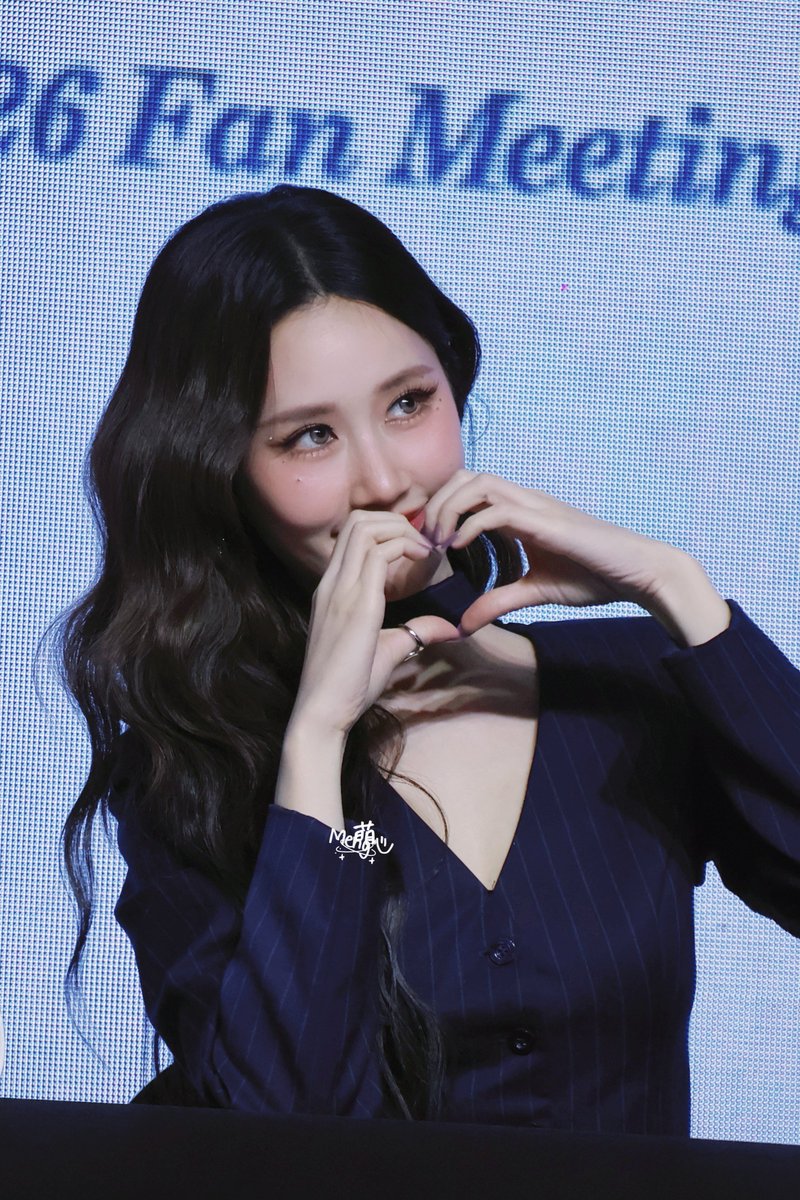 allright211's tweet photo. 𝟐𝟔𝟎𝟑𝟏𝟒 𝐊𝐉𝐉𝐊 𝐅𝐌 𝐢𝐧 𝐌𝐚𝐧𝐢𝐥𝐚
@janeeeyeh 

眼睛亮亮的🥺
#janeeyeh https://t.co/d2FRfG7h80