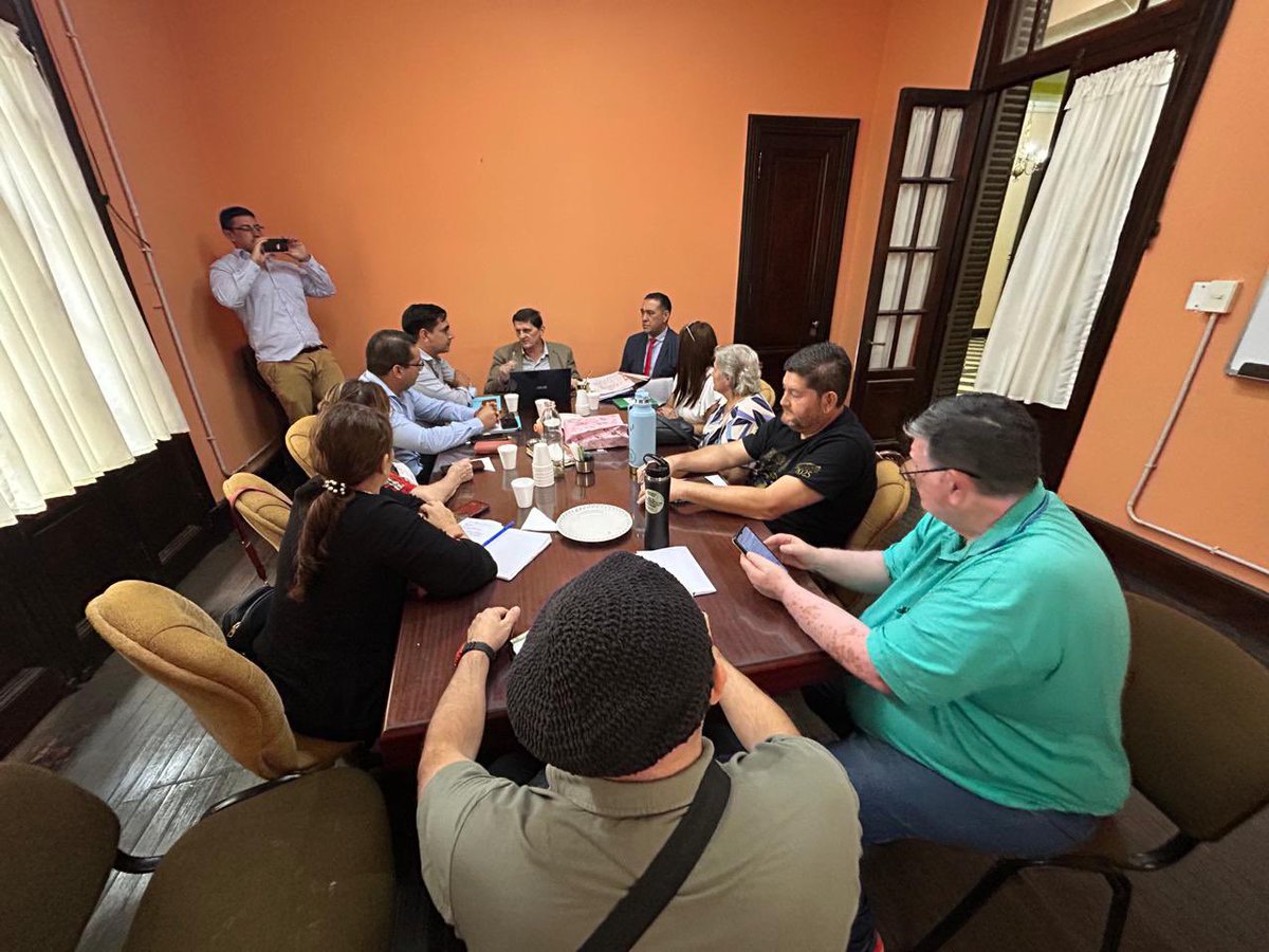 Adolfo Safrán tweet media