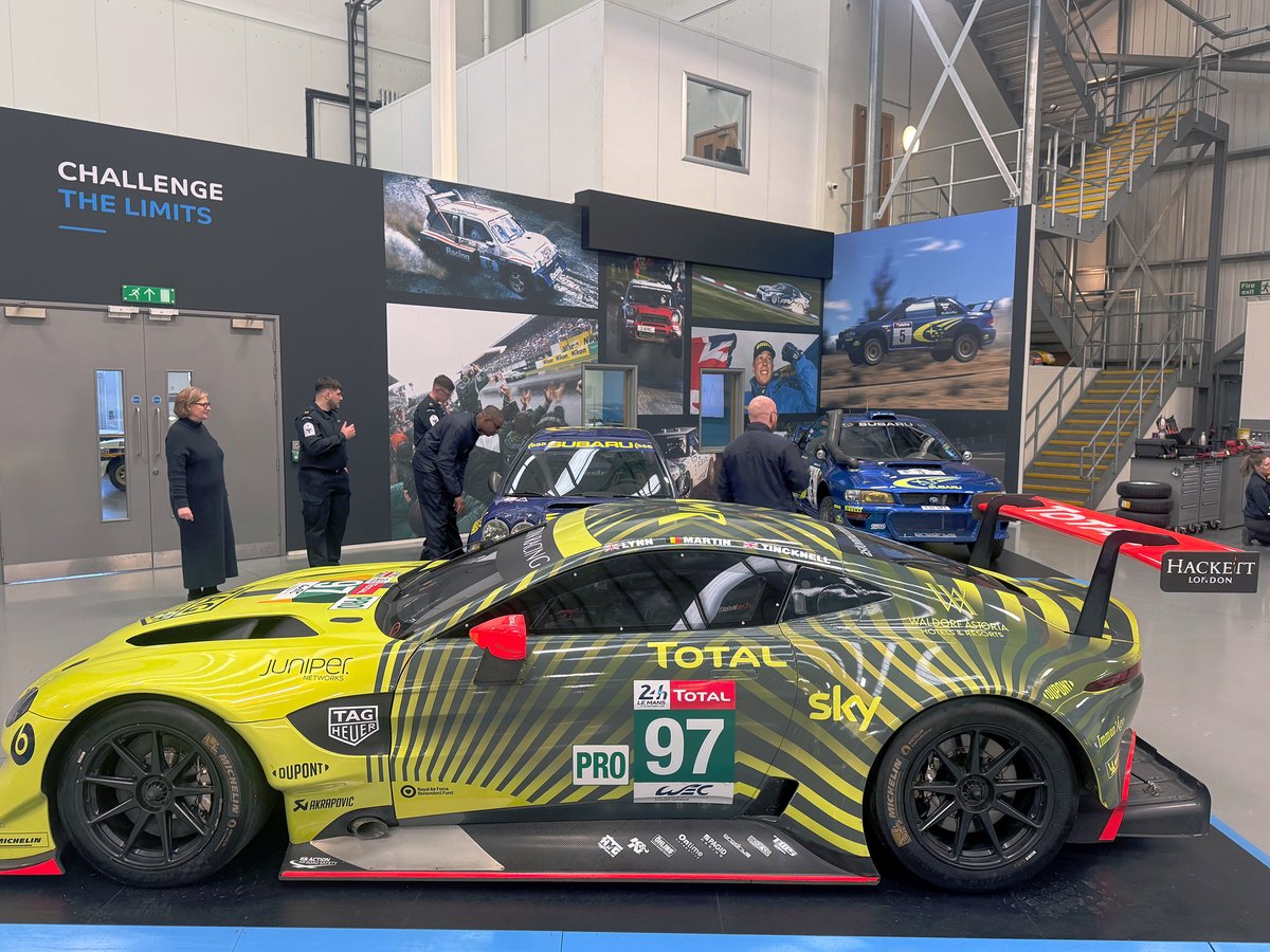 Royal Navy tweet media