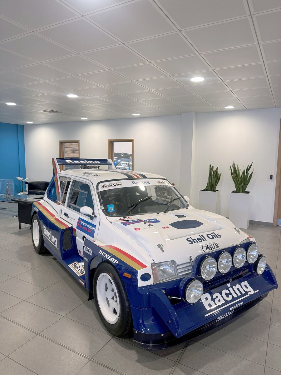 Royal Navy tweet media