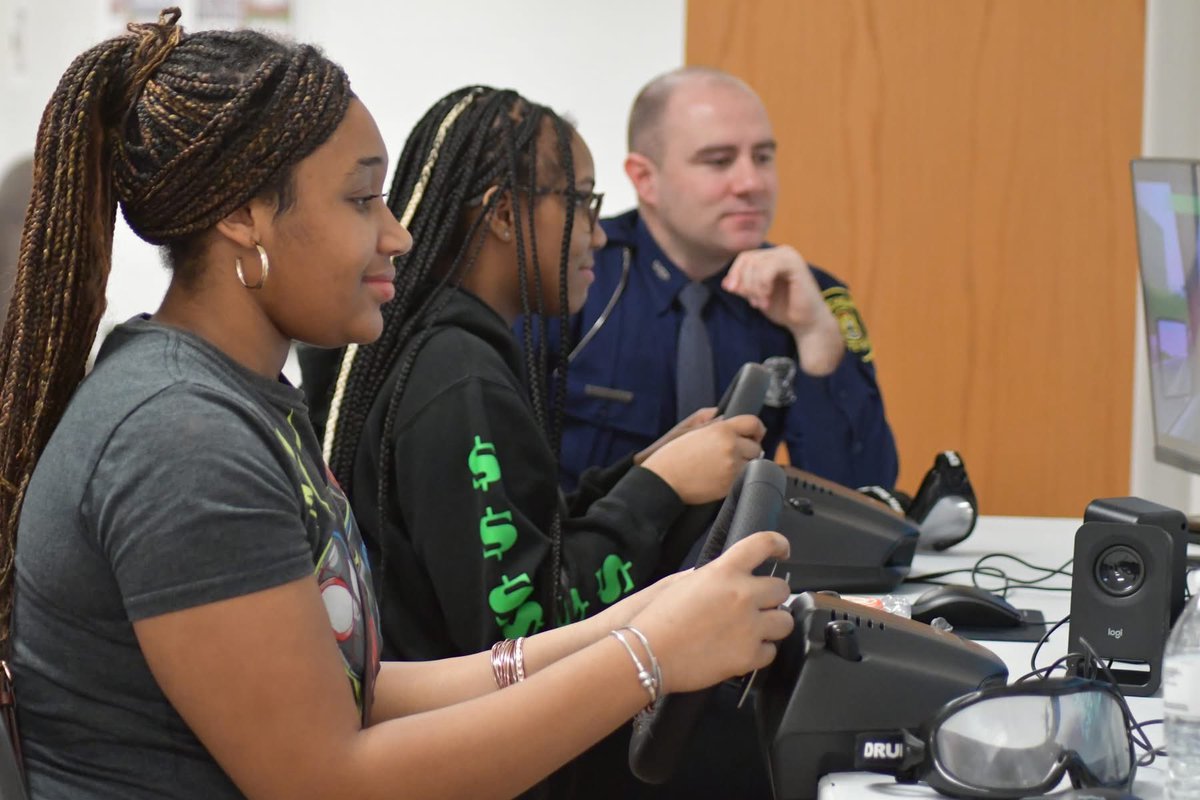 myLSPS's tweet image. 🚘 Striving for Safer Driving at @LSHSShorian 🚘

We applaud Lake Shore High School’s Marketing &amp;amp; Sales and Marketing Manager classes for their participation in the Strive for a Safer Drive (S4SD) campaign: facebook.com/share/p/1GfsbW…. #myLSPS #LookTwiceSaveaLife #s4sd
