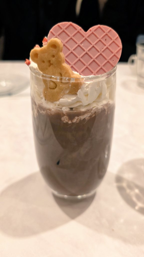 Phoebe Chan 🐝🌸 Densetsu.EXE tweet media