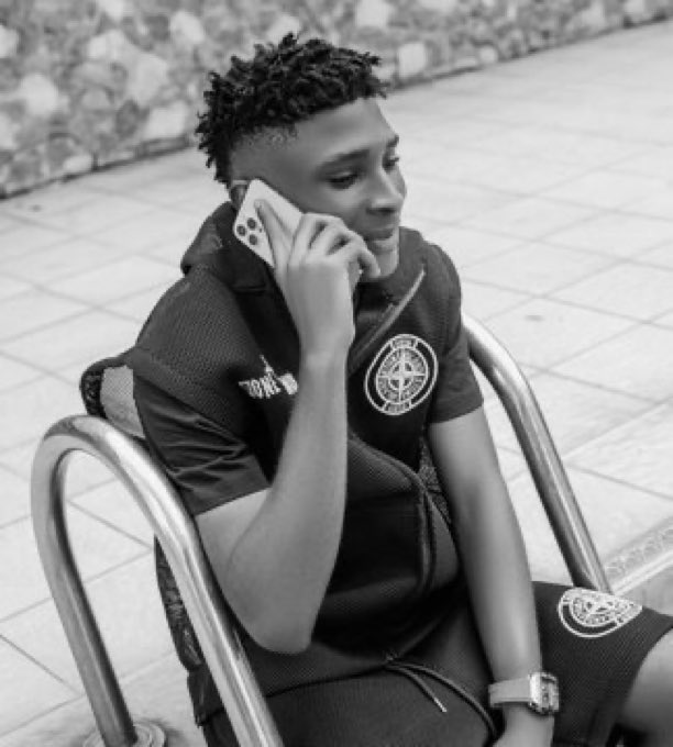 -@Champstizm  isn’t your regular artist, he is just on his own lane. Born A Champion is solid all through, no fillers, just straight quality music. soundcity.tv/champstiz-spar…