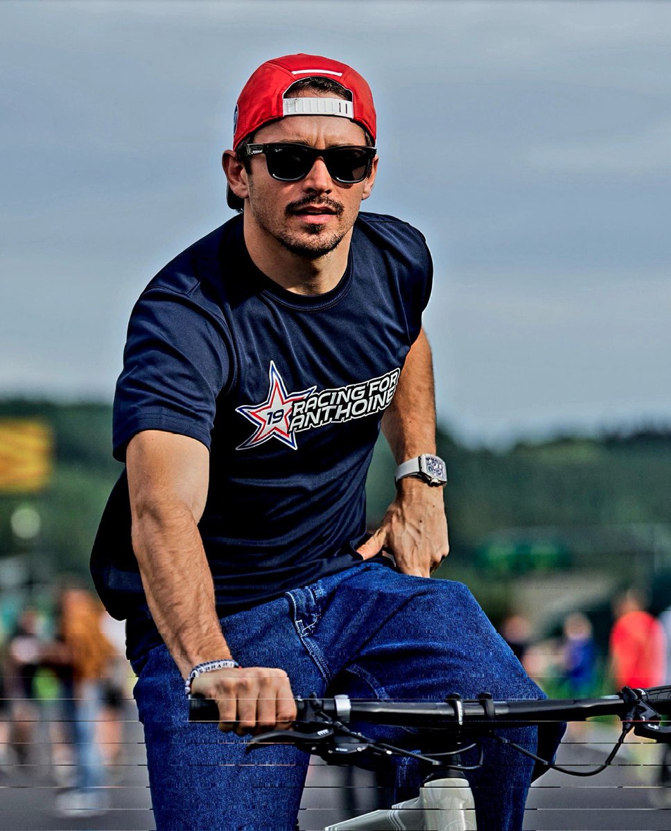marrlec's tweet photo. biker Charles 😮‍💨 https://t.co/PnUTwuZmsu