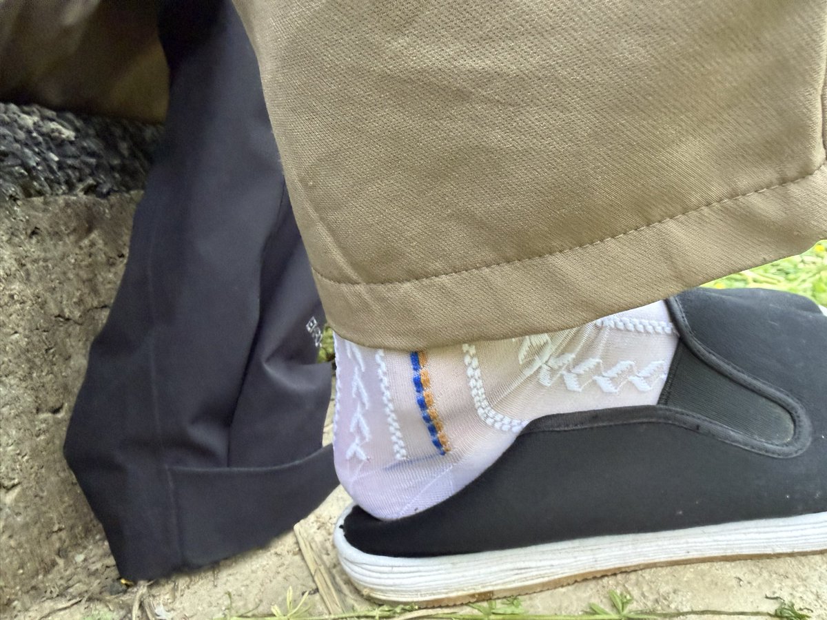 骑着蜗牛追导弹 tweet media