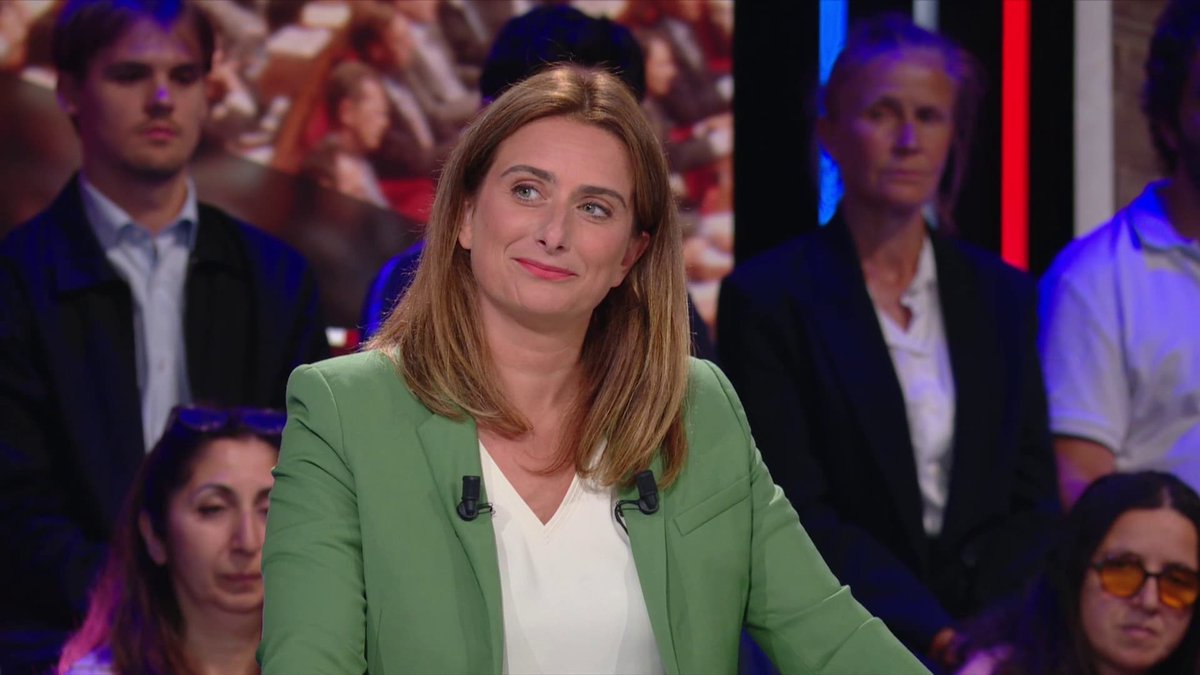 🔴⚡Info <a href="/lemondefr/">Le Monde</a> Marine Tondelier remet à sa place Glucksmann | «  Je dis à Glucksmann : avec son obsession d’être au-dessus de la mêlée, il finit par être hors-sol. Je vais compter les villes qui vont basculer à droite à cause de lui » a lancé <a href="/marinetondelier/">Marine Tondelier</a> suite au refus