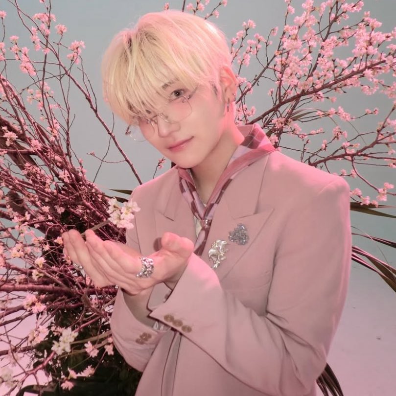 Mari ˚🌸⋆。˚ᡣ𐭩 tweet media