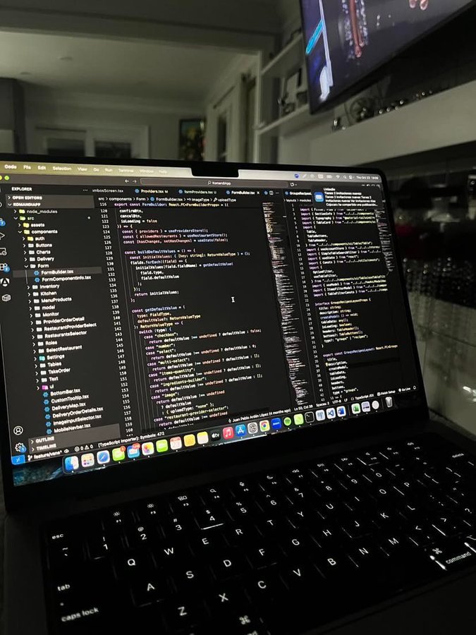 DesiCodes tweet media