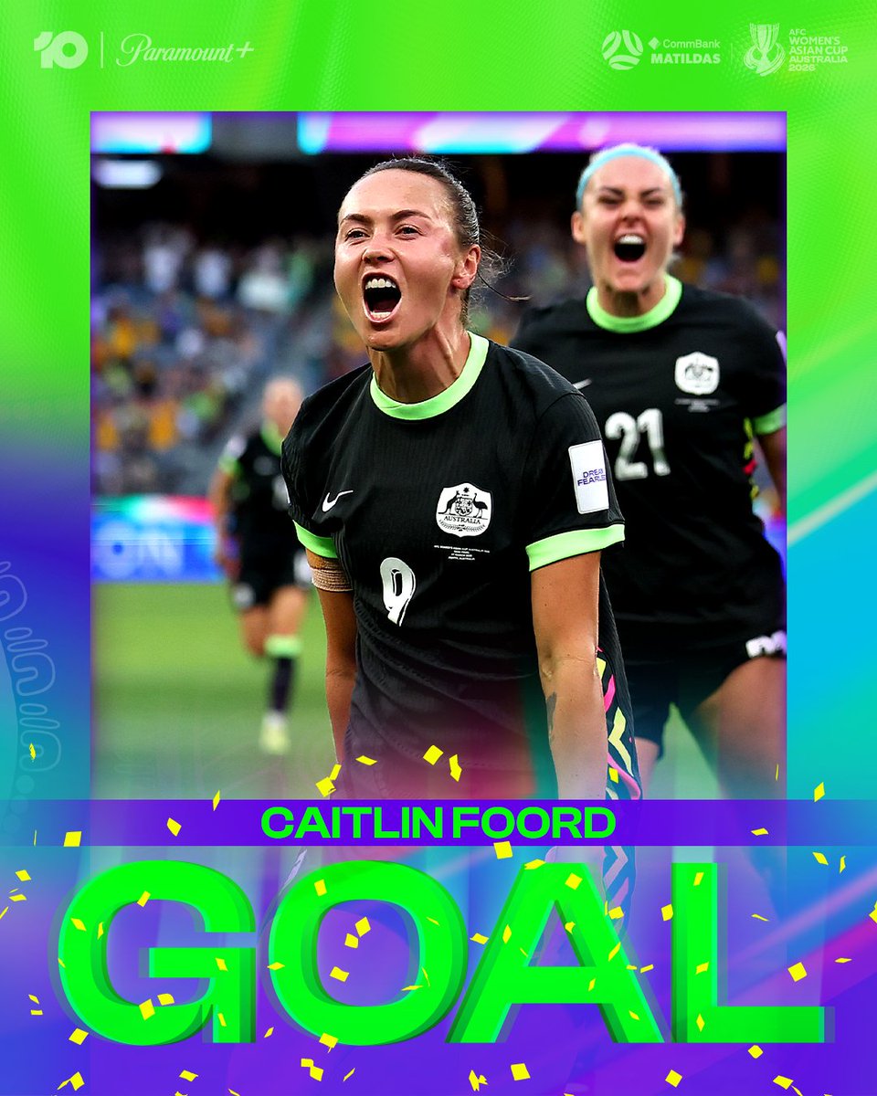 10 Football tweet media