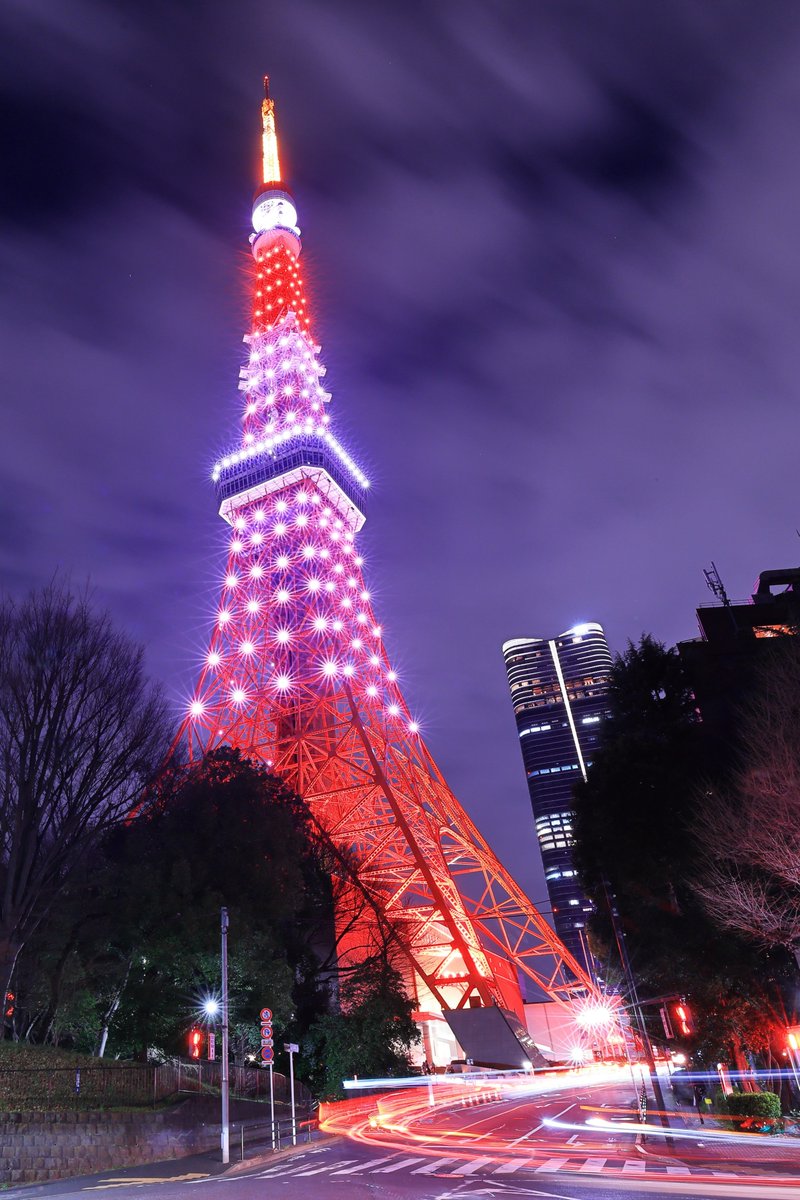 chikumo3's tweet photo. 夜空に輝く 東京のランドマーク
#ファインダー越しの私の世界 #写真で伝えたい私の世界 #東京タワー #夜景 #EOSR5mk2 #rf1535L #東京 https://t.co/A71Ee8cVwU