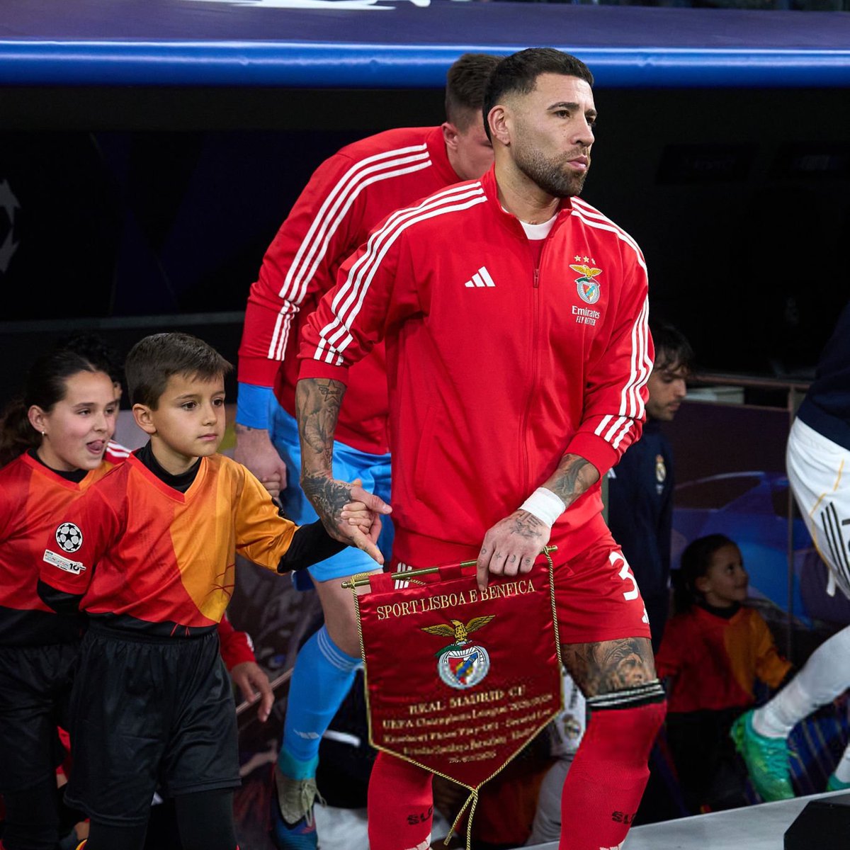 PLUS Benfica tweet media