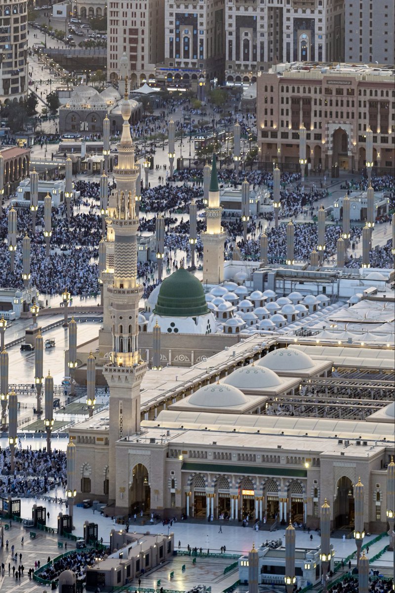 ksaexpats's tweet photo. Madinah before Maghrib on the 29th night of Ramadan. https://t.co/a78F3NOlG4