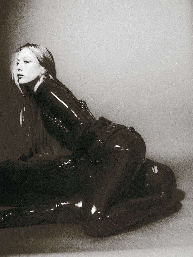 Goddess Roxanne tweet media