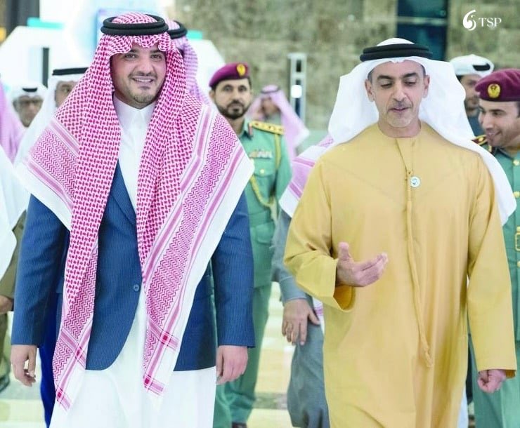 وزير الداخلية السعودي يؤكد دعم بلاده لإجراءات أبوظبي الأمنية