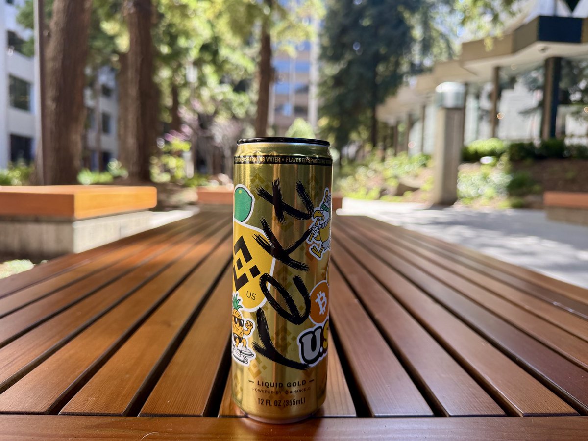 SplashofHenny tweet media