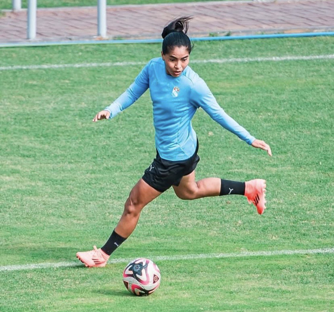 #OFICIAL🚨
Jugadoras de Yanapuma FC que pasaron por Sporting Cristal :

1. Blanca Medina 🇨🇴 (Defensa)
2. Even Pizango 🇵🇪 (Defensa)
3. Ester Diaz 🇵🇪 (Volante)
4. Sabrina Ramirez (Delantera)

<a href="/CTactica04/">𝐂_𝐓𝐚́𝐜𝐭𝐢𝐜𝐚 𝟎𝟒</a>