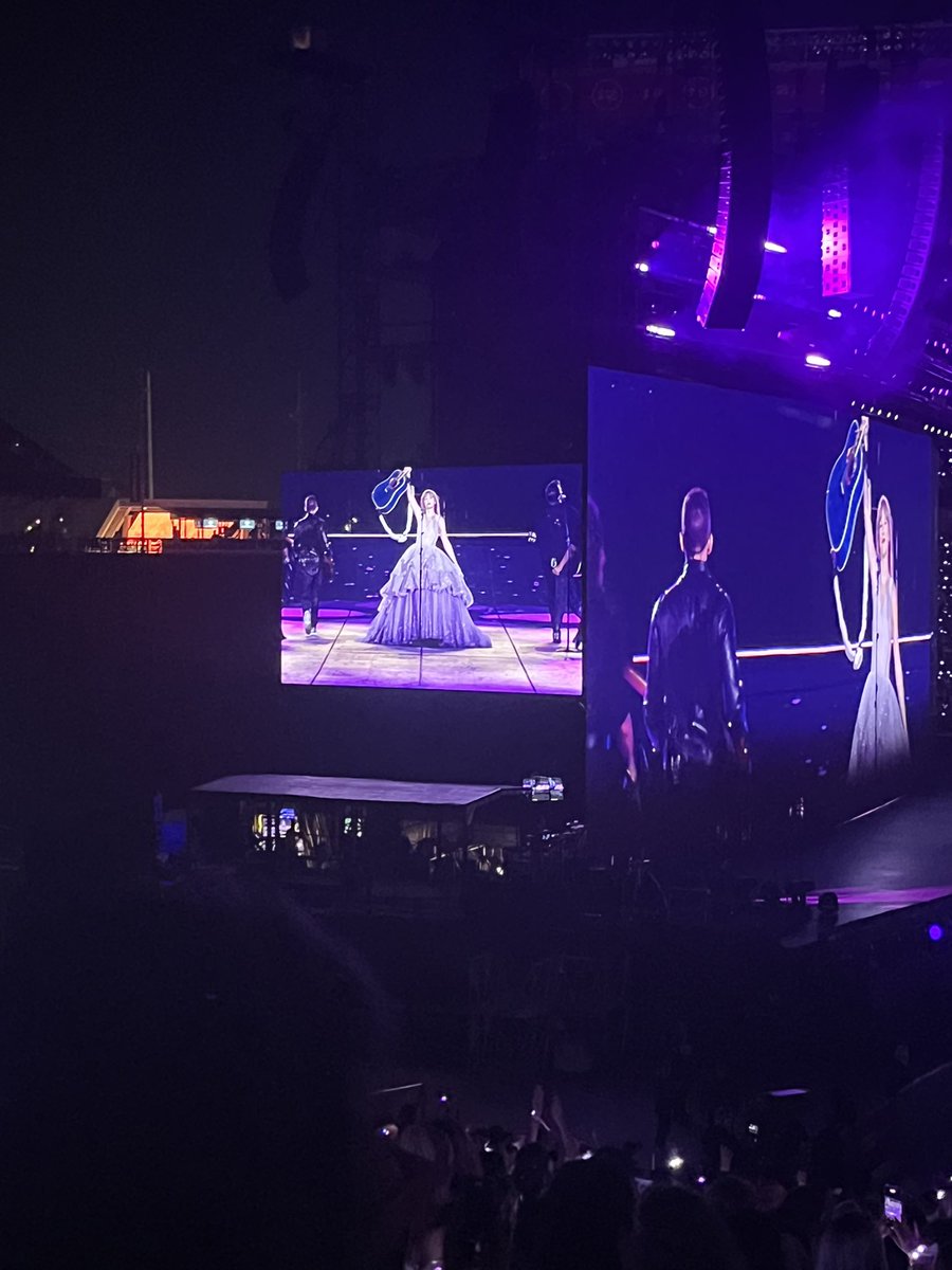 hayley “i love you” | 10.11.23 tweet media