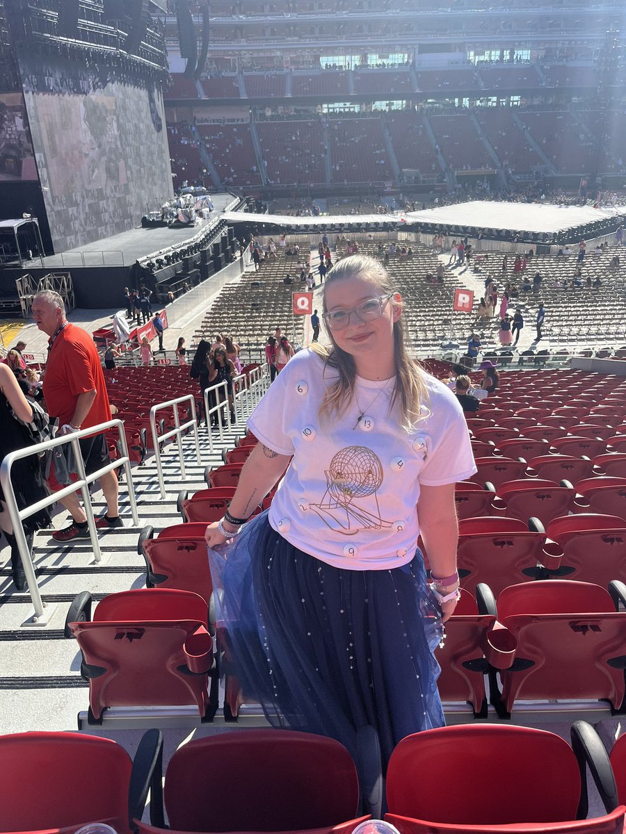 hayley “i love you” | 10.11.23 tweet media