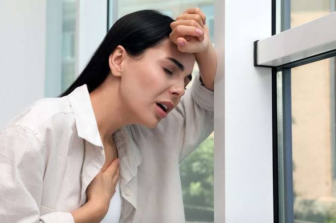 MTD_MED's tweet photo. Important Diagnostic Cheat Sheet for Shortness of Breath (SOB)  
1. SOB + exertion + orthopnea = Heart Failure 
2. SOB + wheezing + nocturnal = Asthma 
3. SOB + cough + chronic smoker = COPD 
4. Sudden SOB + pleuritic pain + hemoptysis = Pulmonary Embolism 
5. SOB + fever + cough + crepitations = Pneumonia 
6. SOB + clubbing + diffuse crackles = Interstitial Lung Disease 
7. SOB + peripheral edema + elevated JVP = RHF 
8. SOB + anemia + fatigue = Anemia 
9. SOB + weight loss + night sweats =TB
