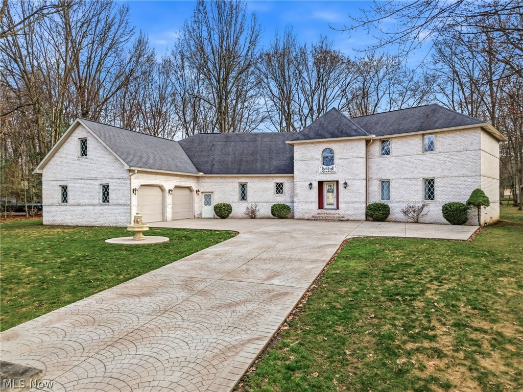 bstamp6's tweet photo. 1887 Pearce Circle, Salem, OH, 44460
4 bed | 3 bath 2894 Sq. Ft.
Active | 525000
https://t.co/co4yjobw8s
This stunning one-owner European-style home, built by John Brothers and Robert Yuhanick, is located in a highly desirable area and offers exceptional space, craftsmanship,... https://t.co/ldmCaJv8ro