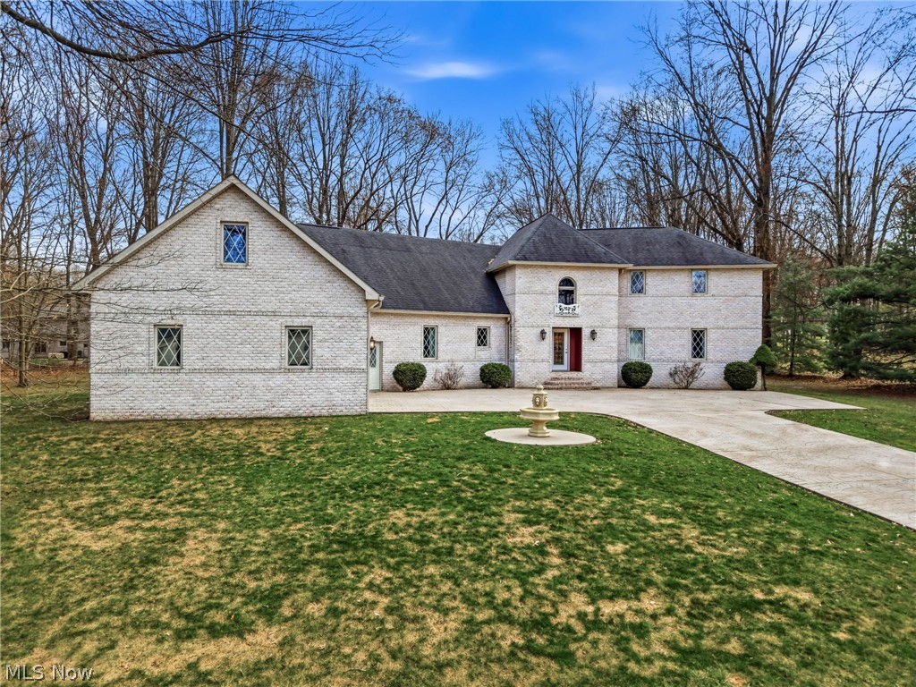 bstamp6's tweet photo. 1887 Pearce Circle, Salem, OH, 44460
4 bed | 3 bath 2894 Sq. Ft.
Active | 525000
https://t.co/co4yjobw8s
This stunning one-owner European-style home, built by John Brothers and Robert Yuhanick, is located in a highly desirable area and offers exceptional space, craftsmanship,... https://t.co/ldmCaJv8ro