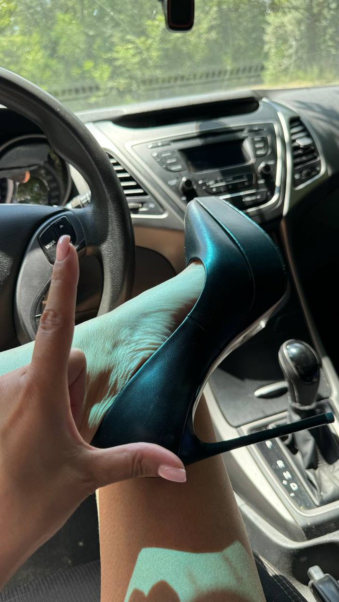 Goddess Diana Findom tweet media