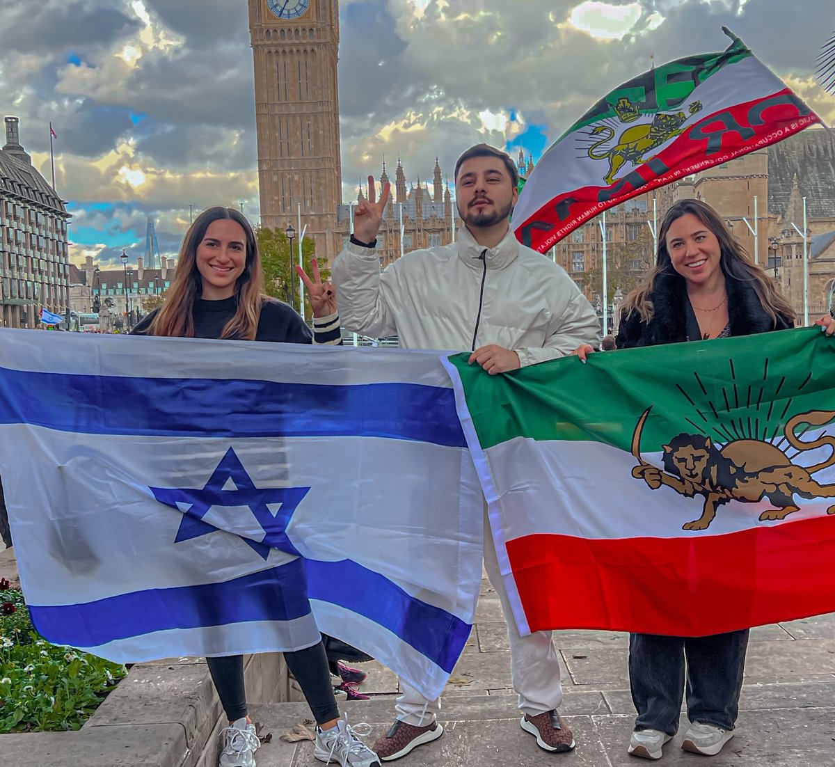 Iranians have started calling the IDF the “Israeli Liberation Army.”

Now that’s awesome! 🇮🇱

Free Iran! 💚♛❤️