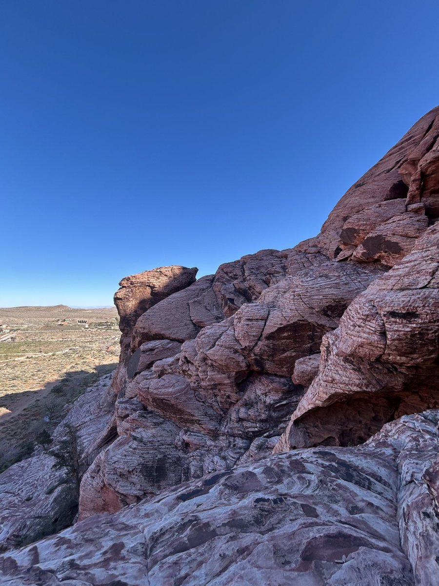 GrantChan2028's tweet image. Views from Red Rock National Park, Las Vegas ⛰️🪨
#redrock
#vegas #nature #outdoorsphotography