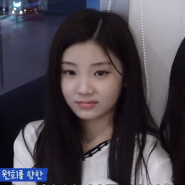 𝐶𝑙𝑎𝑟𝑘𝑒, qaura. ☾ tweet media