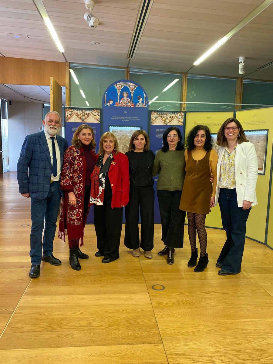ArchivosEst's tweet image. Ana López, subdirectora general de #ArchivosEst, y Aránzazu Lafuente, directora del #ArchivoNobleza, inauguraron ayer la #expo “El documento medieval y la cancillería de Alfonso X” en el #AHPGuadalajara 📜

🗓️Visítala hasta el 12 de mayo

#PrivilegiosRodados #PatrimonioDocumental