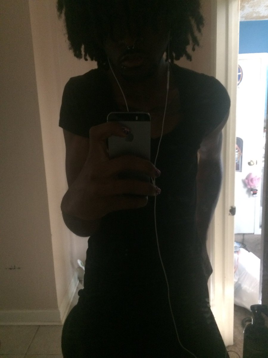 ۟ (@benadroyl) on Twitter photo 