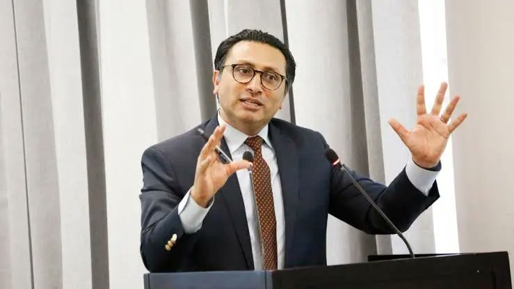 प्रधानमन्त्री बन्न उपयुक्त पात्र डा. स्वर्णिम वाग्ले पनि हो।

रास्वपामा विकल्प नै विकल्प छ। तर अरु पार्टीमा त्यस्तो विकल्प देखिन्न।