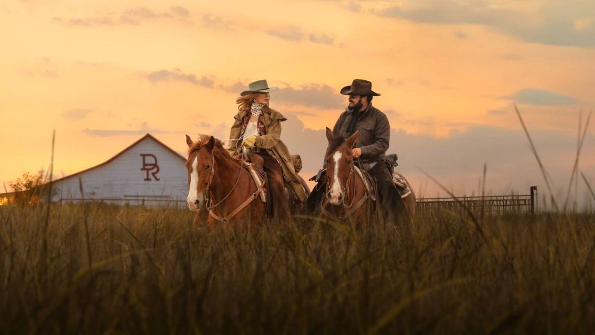 screenrant's tweet image. Director Greg Yaitanes teases what to expect from Dutton Ranch and, surprisingly, he says that working on it feels like doing #Yellowstone season 6:

"Kayce would just naturally fold into Dutton Ranch because there’s a tonal similarity to the original Yellowstone. A lot of the