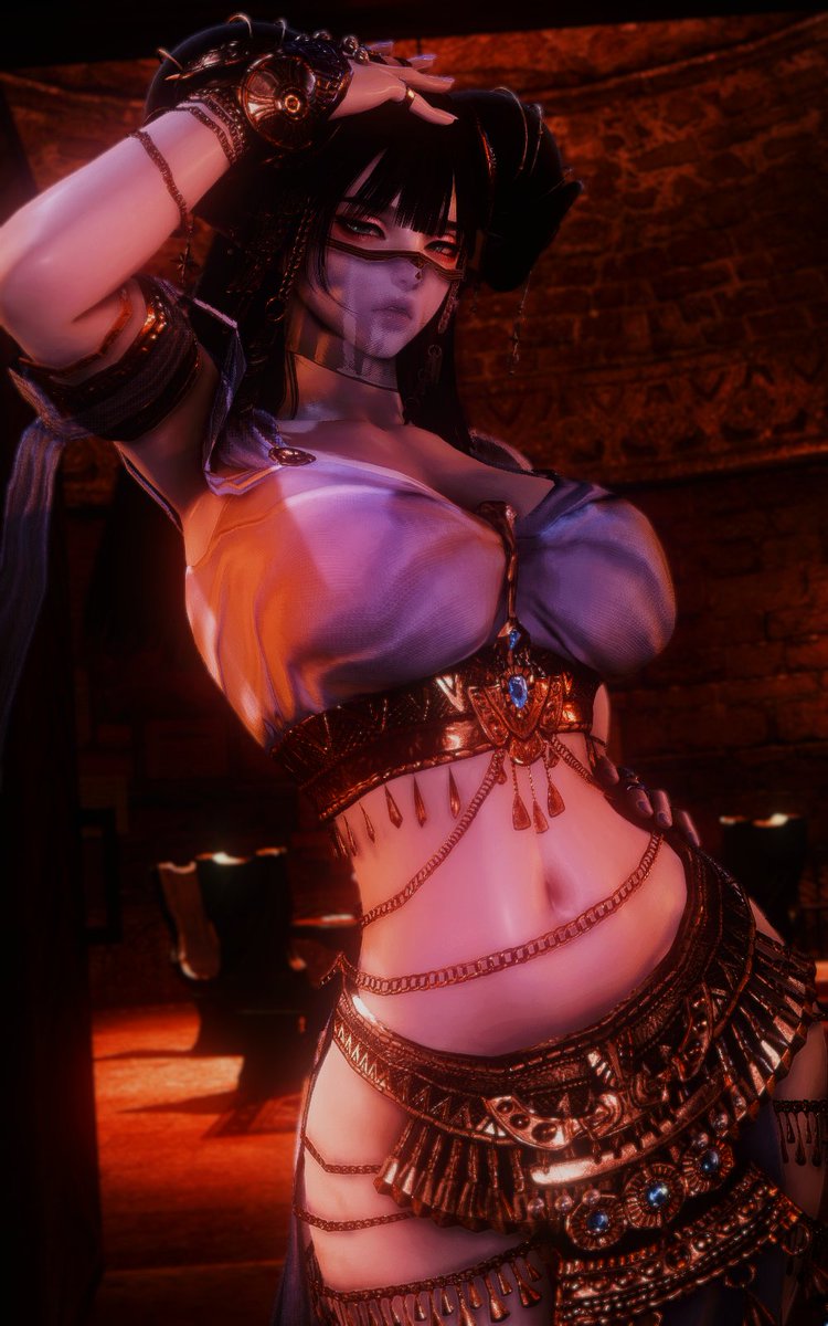 Hitomixiv's tweet image. That costume looks like it would be tough for someone with a metal allergy🤭
 #GPOSERS 
 #FFXIVScreenshots 
 #Au_ra