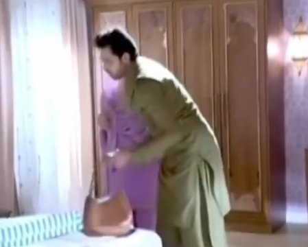 Annaa1804's tweet photo. I find the man so hawt when they Carry their Begum's purse 👜😜🔥❣️

#ParthSamthaan #SeherHoneKoHai https://t.co/fRjlGd8OOR