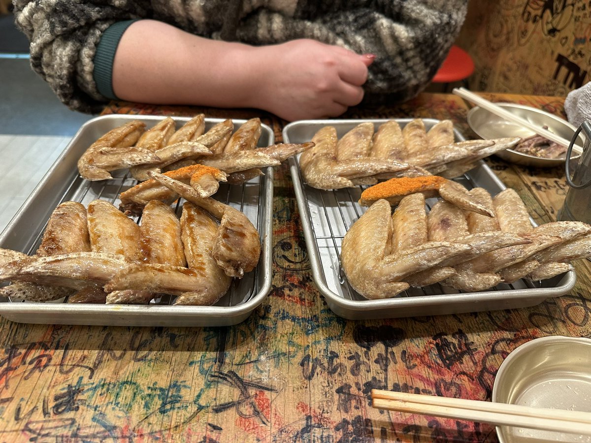 Nooo_BU's tweet photo. 奥さまに貰った誕プレの服を着て、愛媛へ旅行してまいりました😆
美味しい物も沢山食べて、よき旅行になりました😁

#松山 #宇和島鯛めし #宇和海 #松山城 #奇跡の手羽先 https://t.co/Y8GOnAu1u6
