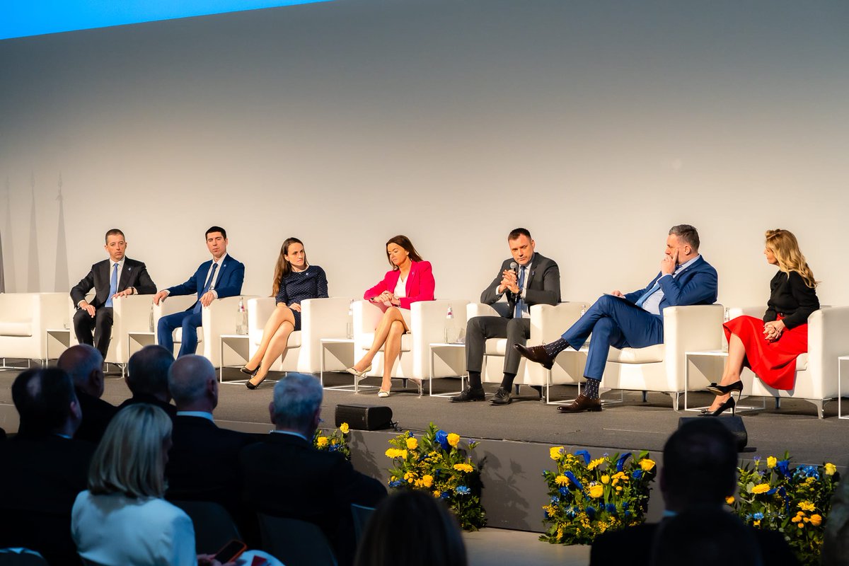 oana_toiu's tweet photo. Today in Trieste, delighted to mark the 30th anniversary of the CEI Executive Secretariat under RO CEI Presidency, alongside @Antonio_Tajani and SG CEI Dal Mas!

My intervention as keynote speaker to the panel ”Championing the CEI spirit: closer in the region, stronger in Europe”, approached RO’s role at the helm of the initiative this year.

I stressed our main priorities dedicated to the support of EU accession of the candidate countries and improving the regional cooperation and solidarity.

We have acknowledged the achievements so far of the Initiative while looking at our priorities for the next decade – EU accession, connectivity, sustainable development, a safe and stable environment.

Closer in the region, stronger in Europe – our motto at the helm of CEI this year and an objective that will remain valid beyond our mandate!