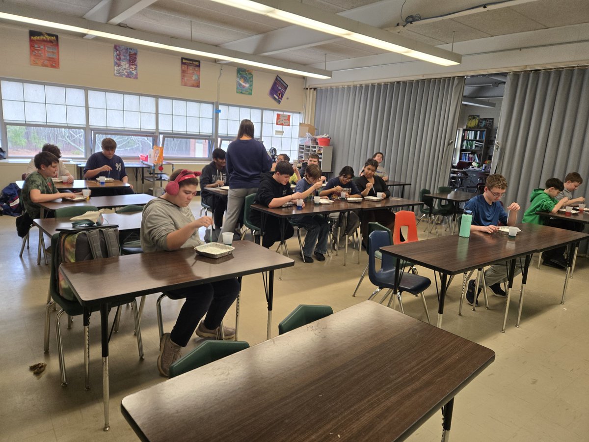 Lake Riviera Middle School tweet media