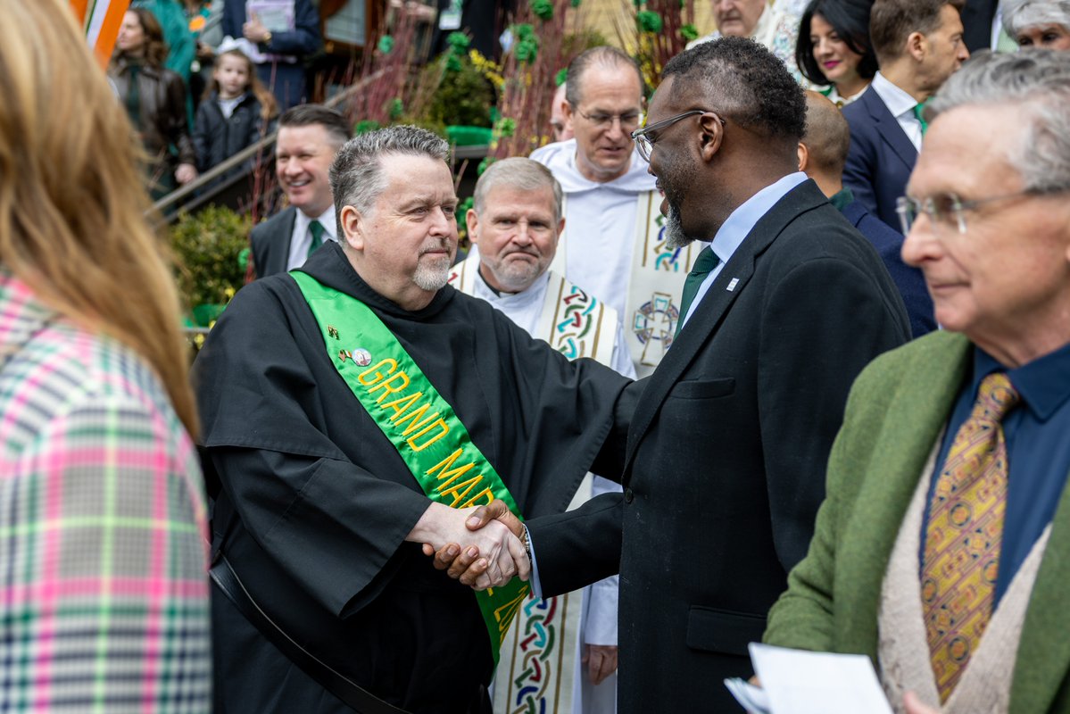 Mayor Brandon Johnson tweet media