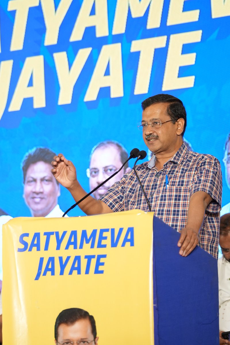 ArvindKejriwal's tweet photo. Deeply humbled by the overwhelming love and grand welcome I received from the people of Goa at today’s public meeting. The love and support of the people is the real strength of the Aam Aadmi Party. It’s truly encouraging to see Goa showering the same trust and affection on AAP. https://t.co/N2orG3TPk9