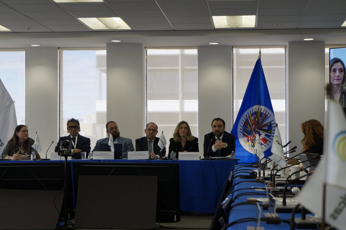 OEA_Democracia's tweet image. En el intercambio con la delegación de @ParlAmericas, el equipo del Departamento para la Cooperación y Observación Electoral #DECO 🗳️destacó que la observación electoral y la cooperación técnica son herramientas esenciales para fortalecer la democracia en las Américas.

A lo